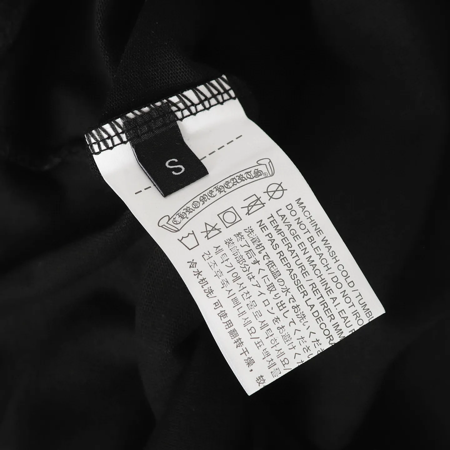 🅿️180 CHROME HEARTS/Chrome Heart CH gradient foam printed short-sleeved T-shirt The fabric is made of 280g heavy combed cotton, customized with 32 count 1*1 threads. The ready-made garments are washed twice. The fabric is comfortable and skin-friendly without any strange feeling. It is custom-dyed fabric with high textile density and good drape. It is not easy to deform. The thick texture and compact spinning process will not affect the breathability of the fabric. The saturation of the color is very high. Imported digital direct-injection printing technology. A versatile and good-looking short sleeve. The loose fit covers the flesh and looks slim. Size: XS-L